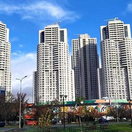 18Th & 16H Floor Secure Luxury Condos With Pool & Fitness Included In Price سكوبجي المظهر الخارجي الصورة