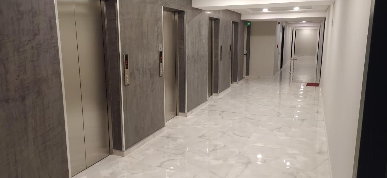 18Th & 16H Floor Secure Luxury Condos With Pool & Fitness Included In Price سكوبجي المظهر الخارجي الصورة