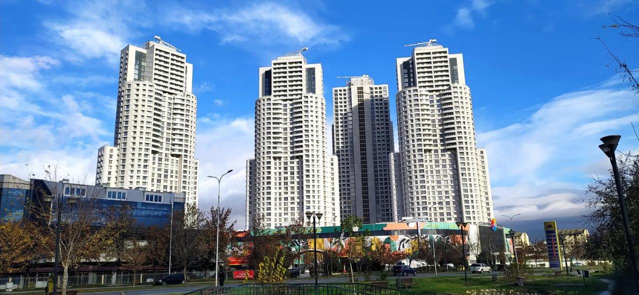 18Th & 16H Floor Secure Luxury Condos With Pool & Fitness Included In Price سكوبجي المظهر الخارجي الصورة