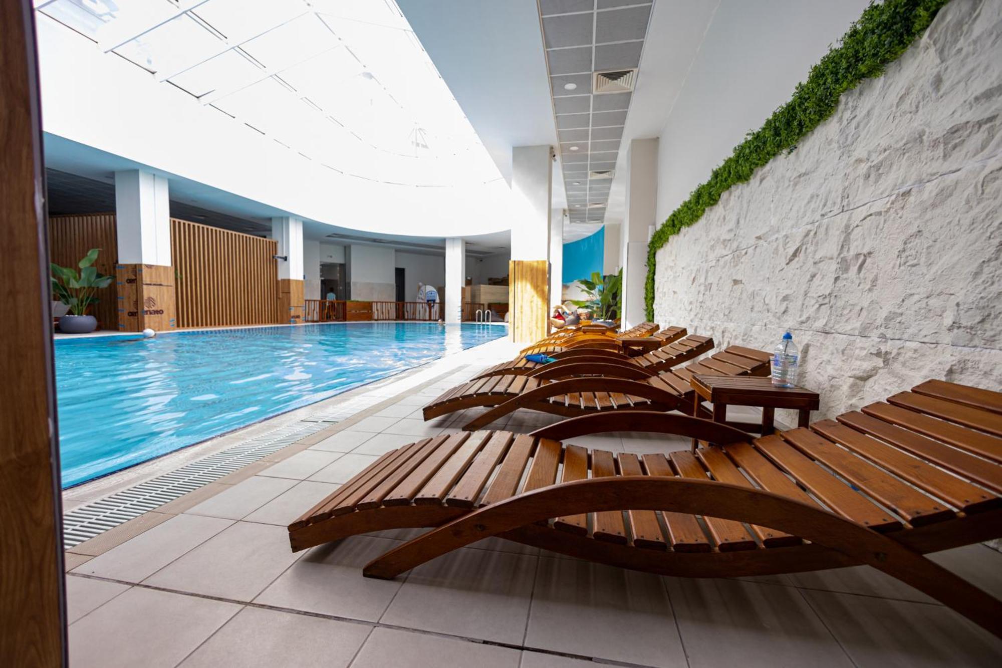 18Th & 16H Floor Secure Luxury Condos With Pool & Fitness Included In Price سكوبجي المظهر الخارجي الصورة